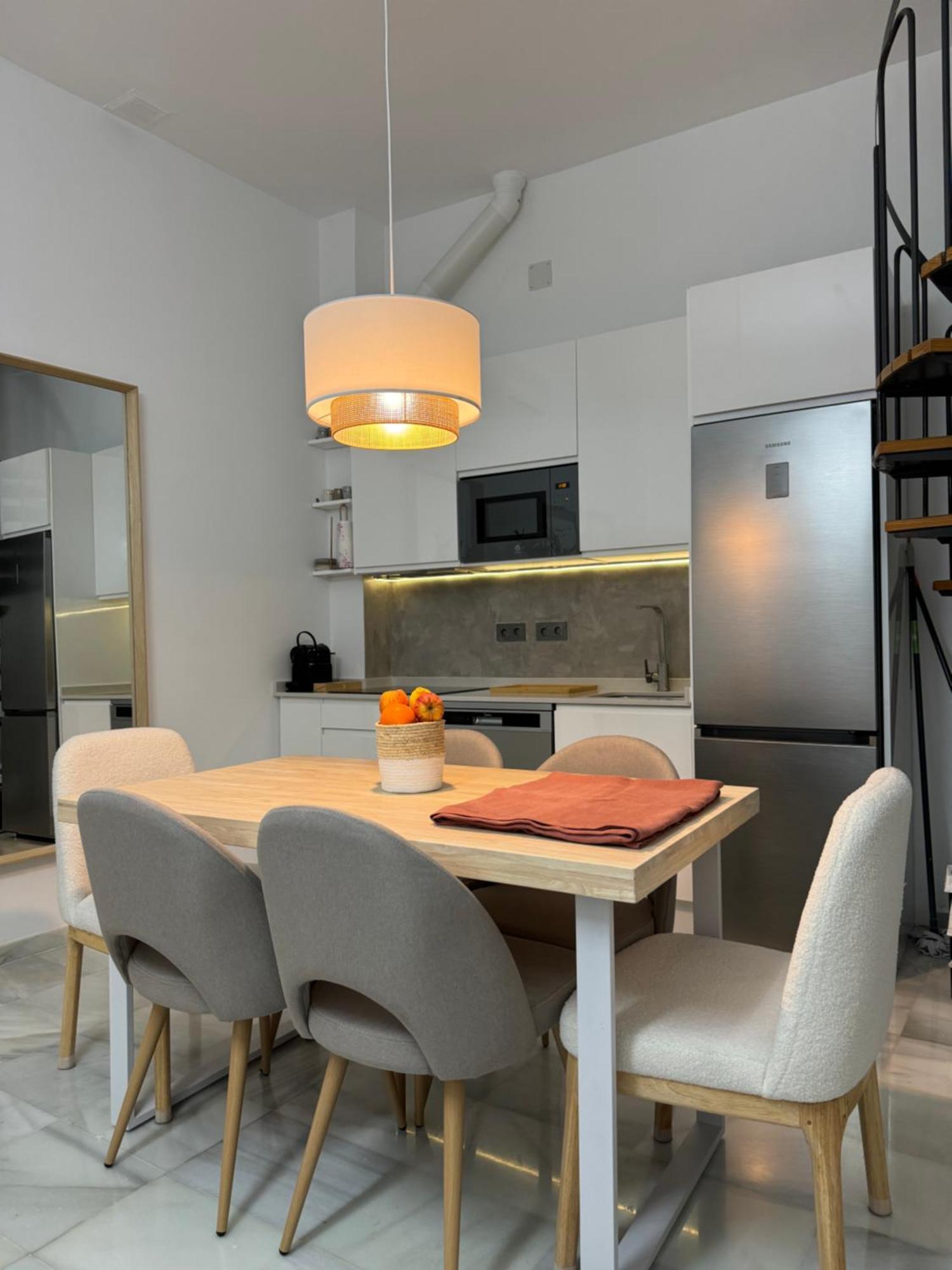 セビリア Casa Boutique Plaza De Armas -Townhouse-ヴィラ エクステリア 写真